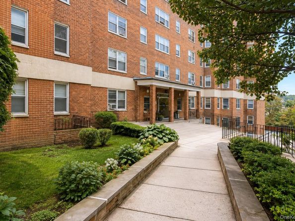 280 Collins Avenue 3i, Fleetwood NY 10552