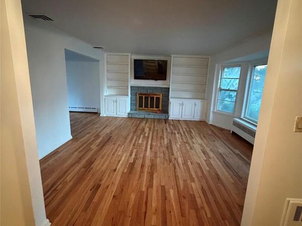 64 Morewood Oaks, Port Washington NY 11050