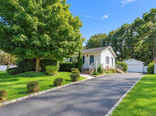 346 Jamaica Avenue, Medford NY 11763