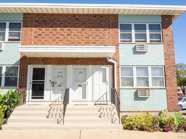 125 Farber Dr 125, West Babylon NY 11704