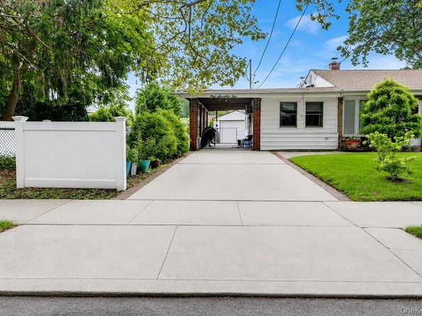176 Tottenham Road, Lynbrook NY 11563