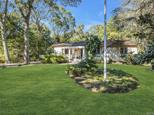 111 E Bay Avenue, Hampton Bays NY 11946