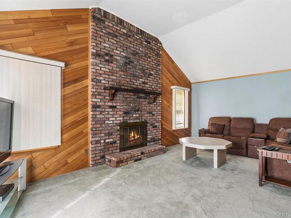16 Bristol Downs Street, Coram NY 11727