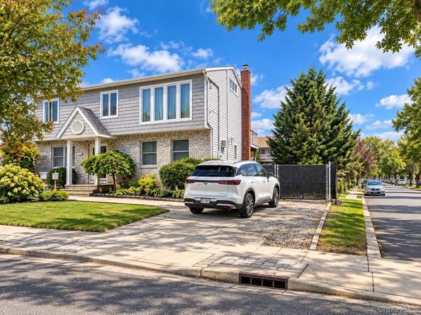 28 Florence Avenue, Freeport NY 11520