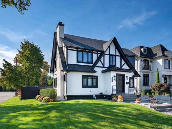 16420 Cryders Lane, Beechhurst NY 11357