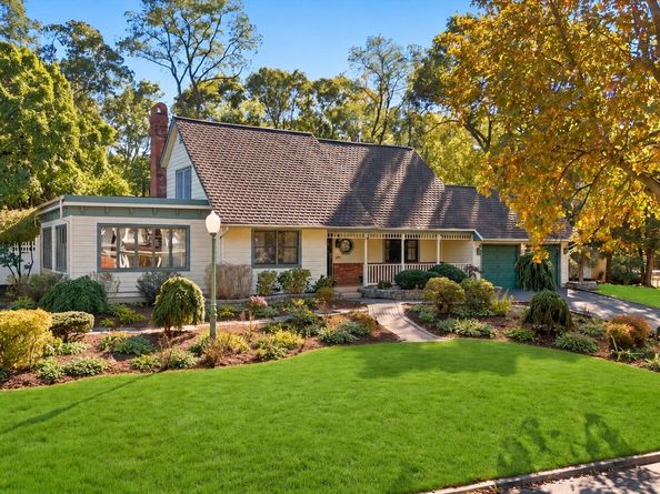 20 Buccaneer Lane, East Setauket NY 11733