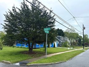 22 William Street, Copiague NY 11726