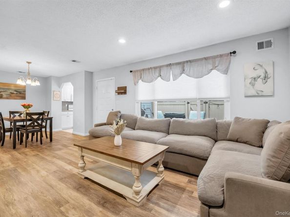 217 Springmeadow Drive I, Holbrook NY 11741