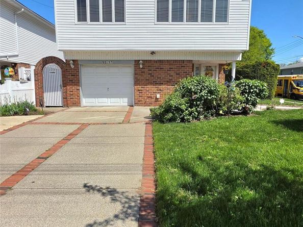 90-17 165th Avenue, Howard Beach NY 11414