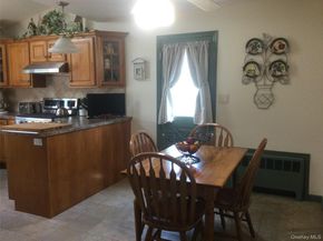 104 Phyllis Drive, Lindenhurst NY 11757