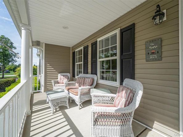 19 Sweetgum Lane, Miller Place NY 11764