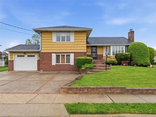70 Polo Road, Massapequa NY 11758