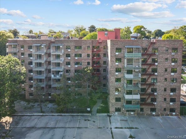 671 Bronx River Road 6C, Yonkers NY 10704