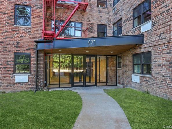 671 Bronx River Road 6C, Yonkers NY 10704
