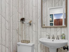 12 Hampton Way, Woodbury NY 11797