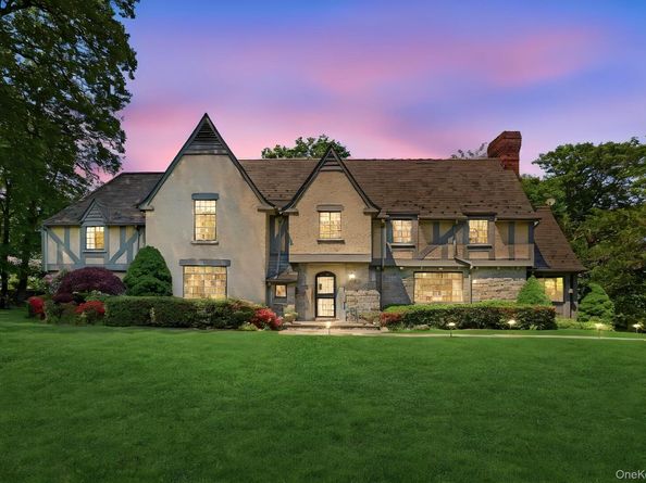 14 Overhill Road, New Rochelle NY 10804