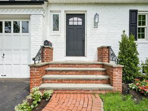 22 Shorehaven Lane, Manhasset NY 11030