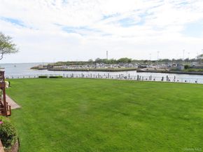 463 Mariners Way, Copiague NY 11726