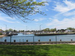463 Mariners Way, Copiague NY 11726