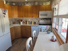 463 Mariners Way, Copiague NY 11726