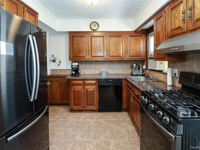 251 McKinley Parkway, Mineola NY 11501