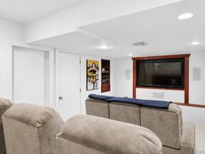 61 Hidden Cove Court, Southampton NY 11968