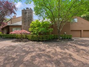 61 Hidden Cove Court, Southampton NY 11968
