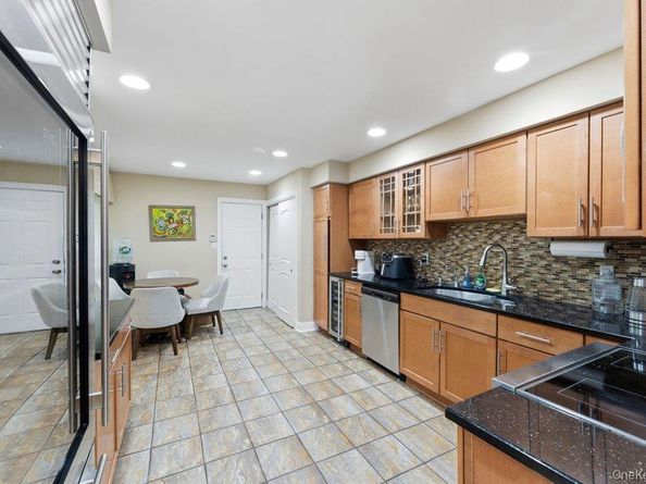 76 Estate Drive, Jericho NY 11753