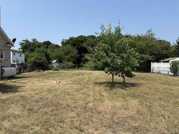 1624 E 3rd Avenue, Bay Shore NY 11706