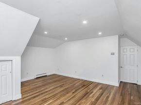 38 Fireplace Lane, Hicksville NY 11801