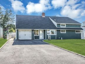 38 Fireplace Lane, Hicksville NY 11801