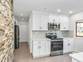 38 Fireplace Lane, Hicksville NY 11801