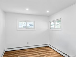 38 Fireplace Lane, Hicksville NY 11801