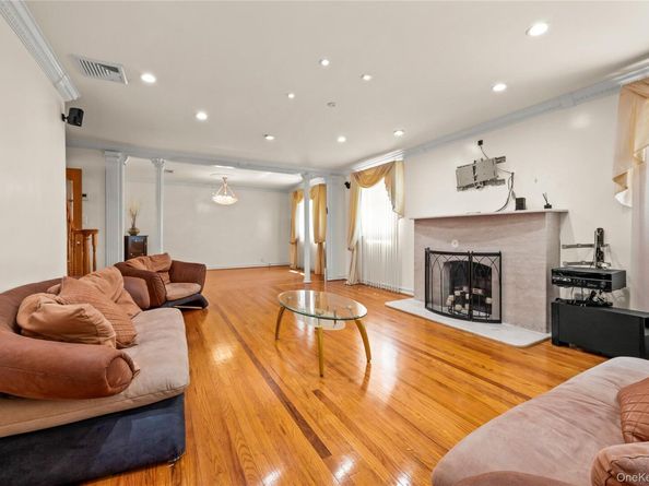 7355 194th Street, Fresh Meadows NY 11366