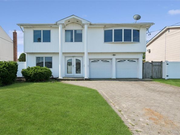 2625 Riverside Drive, Wantagh NY 11793