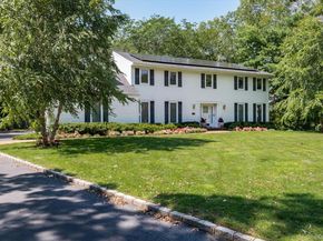 251 Baird Court, Woodbury NY 11797