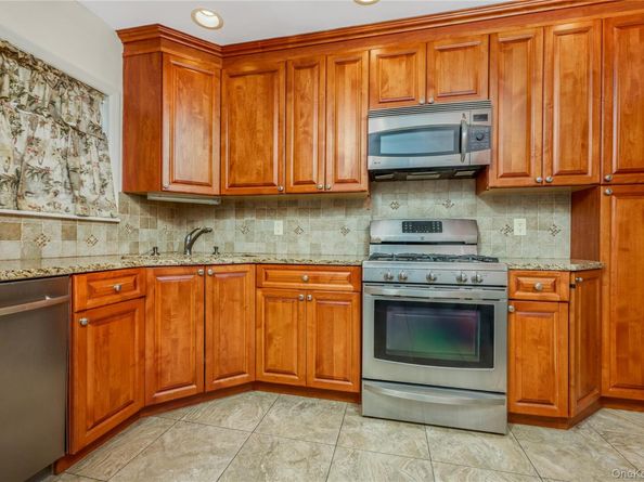 7326 171st Street, Fresh Meadows NY 11366