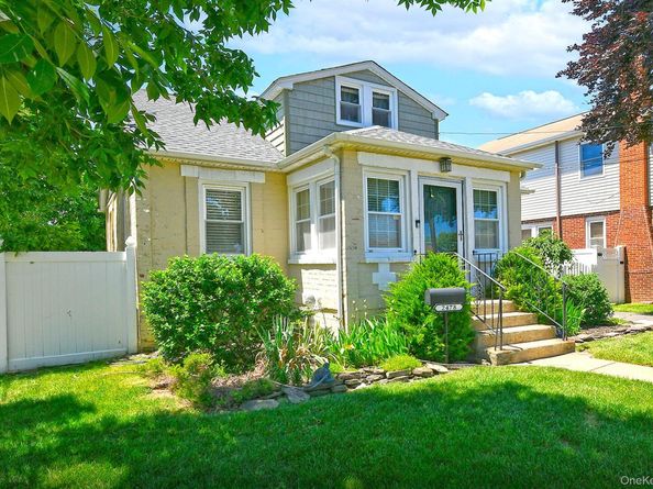 2478 S Saint Marks Avenue, Bellmore NY 11710