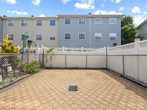 93 Admiral Court, Bronx NY 10473