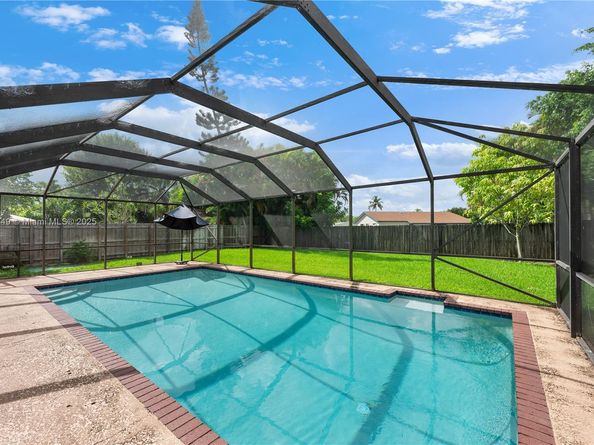 10851 NW 26th St, Sunrise FL 33322