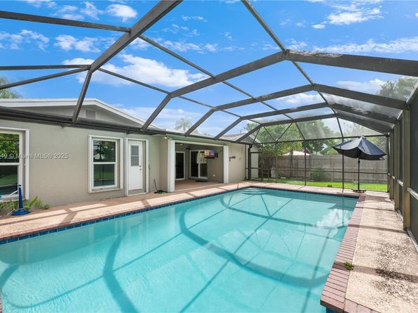 10851 NW 26th St, Sunrise FL 33322