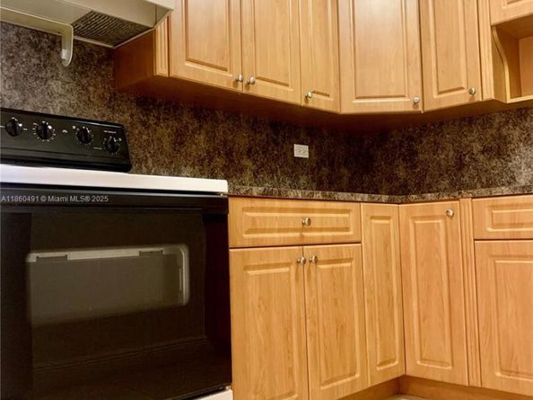 1720 NW N River Dr 307, Miami FL 33125