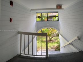 917 NE 199th St 206, Miami FL 33179