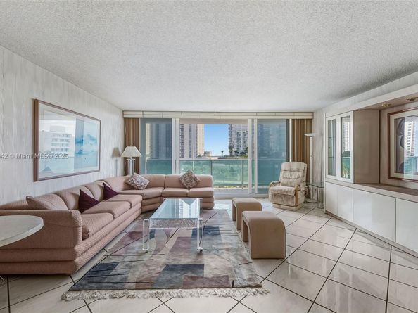 100 Bayview Dr 615, Sunny Isles Beach FL 33160