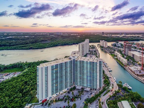 100 Bayview Dr 615, Sunny Isles Beach FL 33160