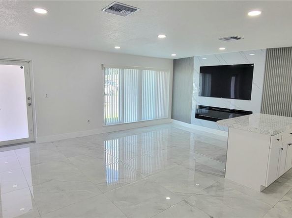 730 NW 178th Ter, Miami Gardens FL 33169