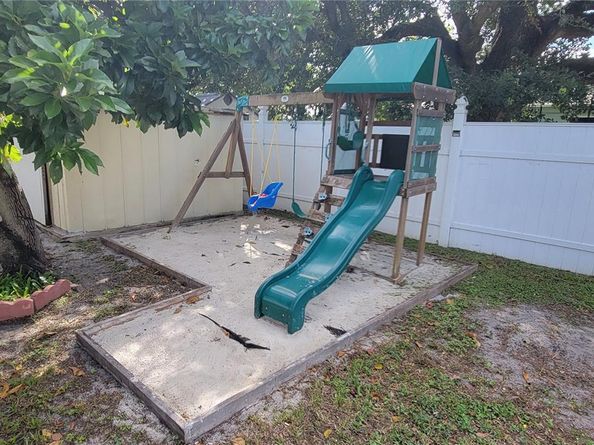 730 NW 178th Ter, Miami Gardens FL 33169