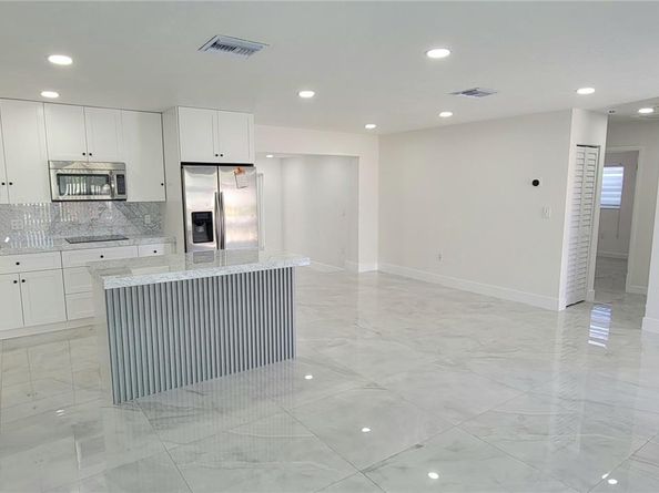 730 NW 178th Ter, Miami Gardens FL 33169