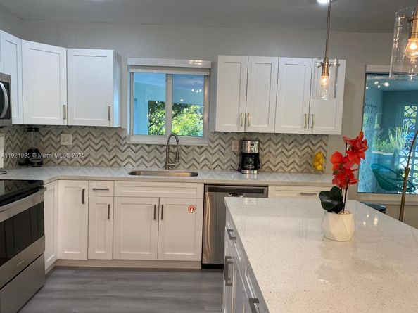 204 SW 19th Ave, Fort Lauderdale FL 33312