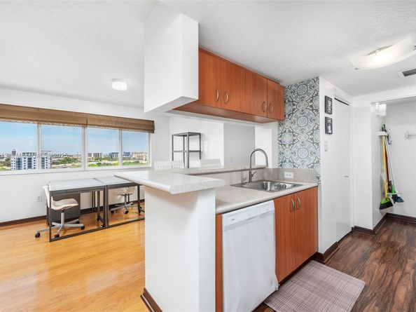 816 NW 11th St 1101, Miami FL 33136